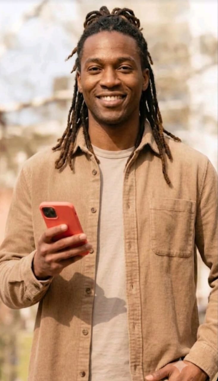 PayRu user on phone